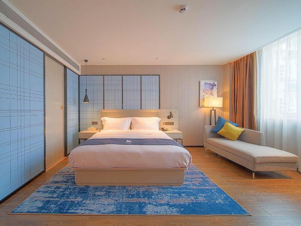 Echarm Changlong Shiqiao Metro Station Hotel 3*