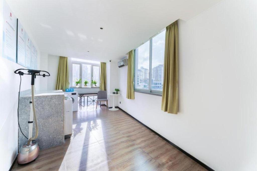 Echarm Changlong Shiqiao Metro Station Hotel