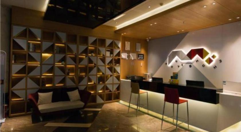 Hotel Borrman Quzhuang Metro Station 3*