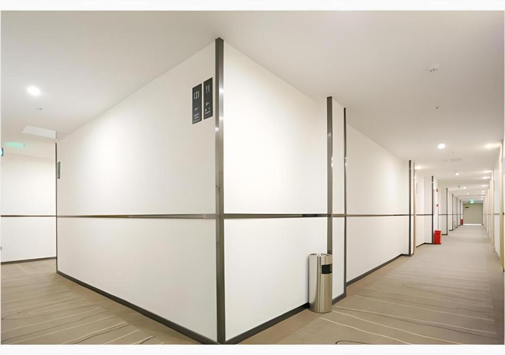 Hotel Comfort Jiahe Wanggang Metro Station Police Academy Changhong 2*