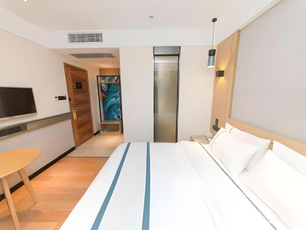Comfort Panyu Qiaonan Aoyuan Plaza Hotel 2*