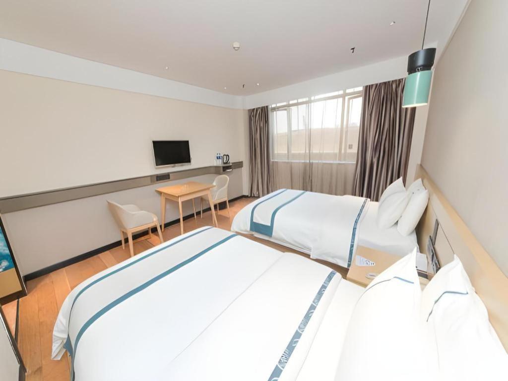 Hotel Comfort Panyu Qiaonan Aoyuan Plaza 2*