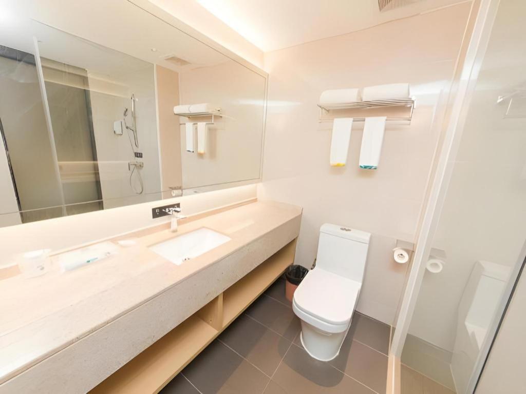 Comfort Panyu Qiaonan Aoyuan Plaza Hotel