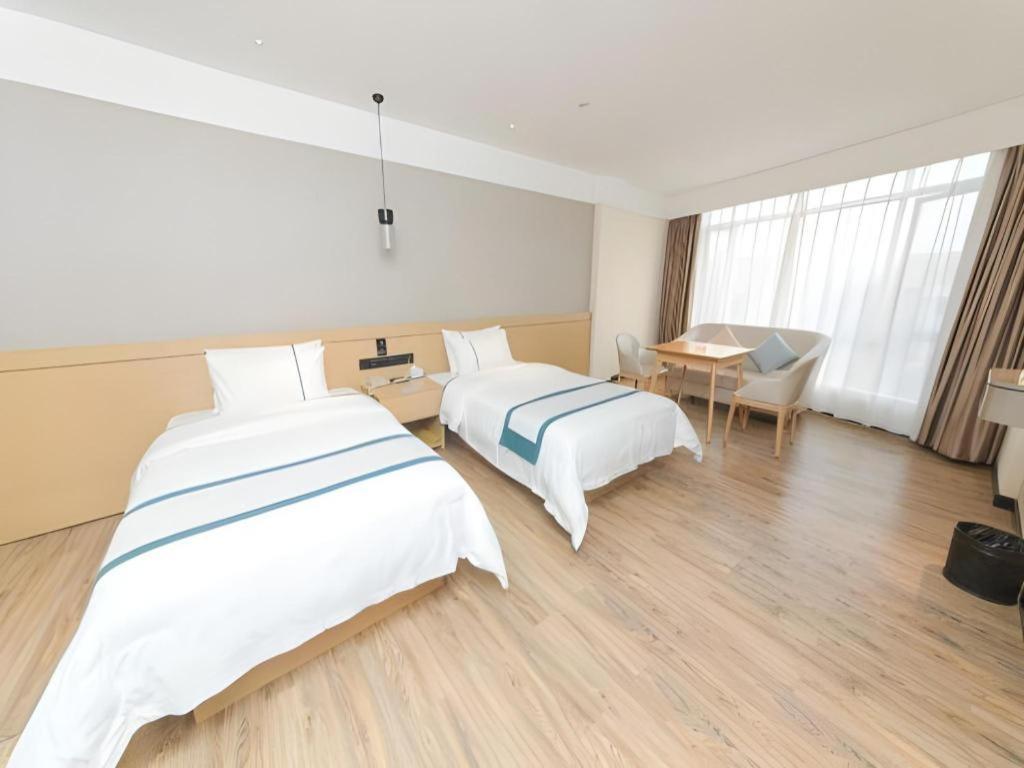 Comfort Panyu Qiaonan Aoyuan Plaza Hotel 2*