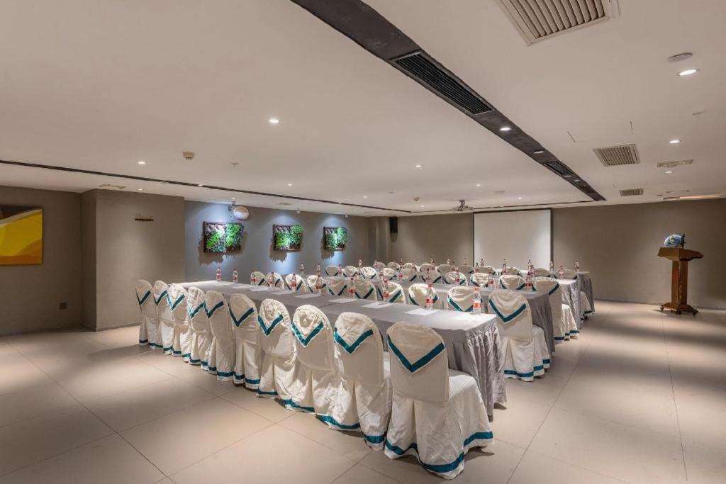 Selected Zhujiang New Town Wuyangcun Metro Station Hotel Guangzhou