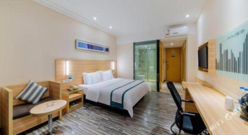 Hotel Comfort Hanxi Changlong Shiqiao Metro Station