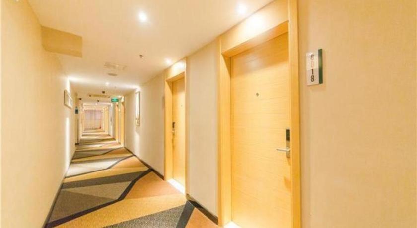 Comfort Hanxi Changlong Shiqiao Metro Station Hotel Guangzhou