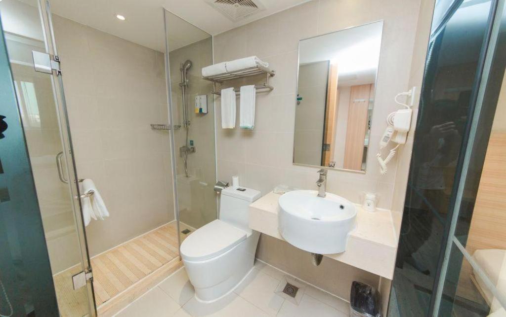 Hotel Comfort Hanxi Changlong Shiqiao Metro Station Guangzhou