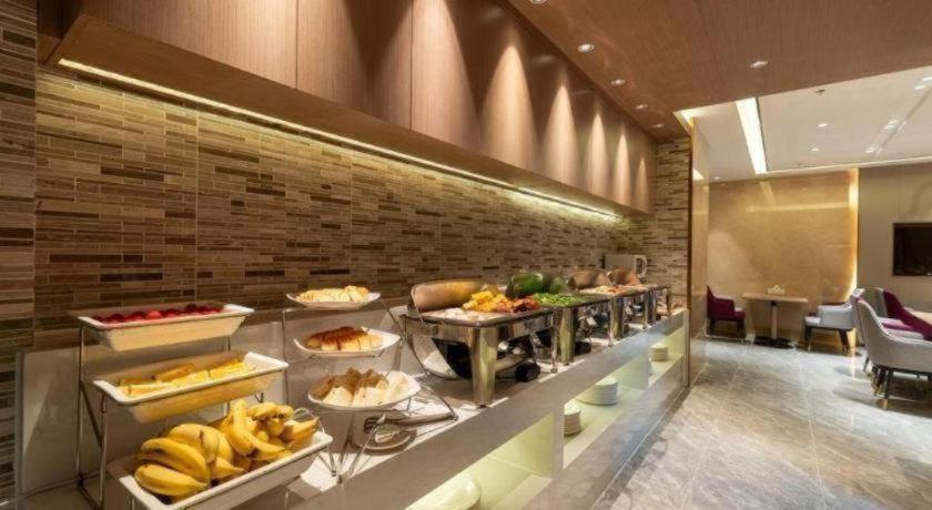 Lavande Hotel Guangzhou Financial City Tianhe Park Metro Station Hotel 3*