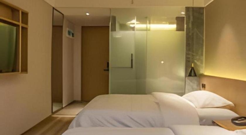 V8 Ziyuangang Hotel Guangzhou