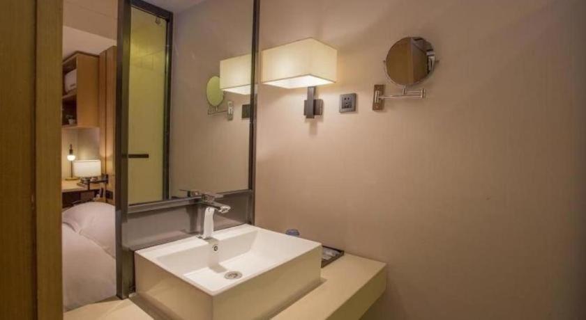 V8 Ziyuangang 3* Guangzhou