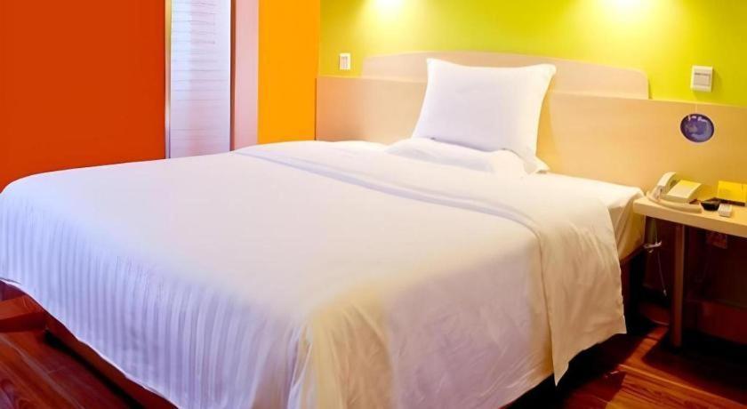 7 Days Zhongshan 1st Overpass Branch Hotel 2*