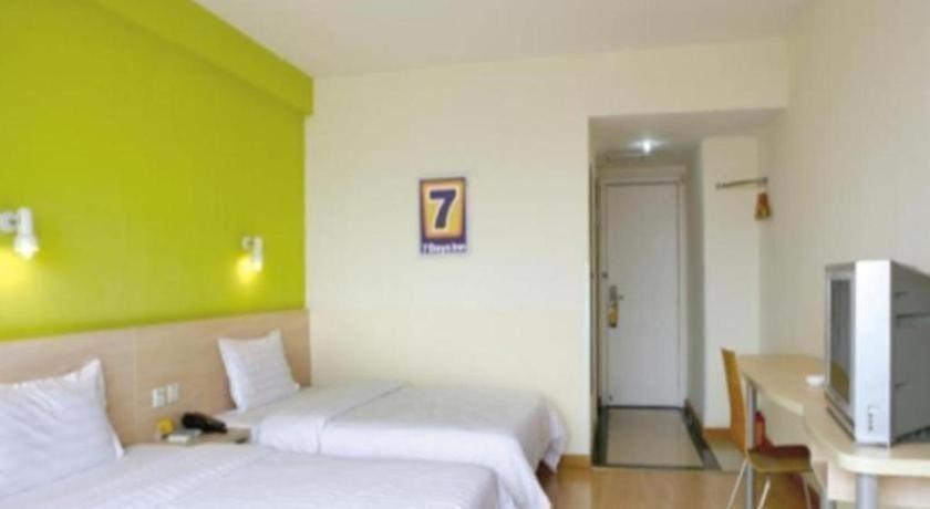 Hotel 7 Days Zhongshan 1st Overpass Branch
