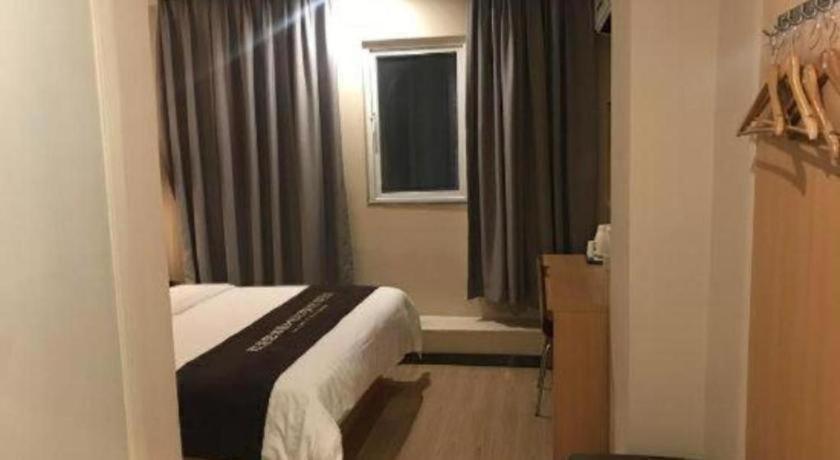 Hotel 7 Days Zhongshan 1st Overpass Branch 2*