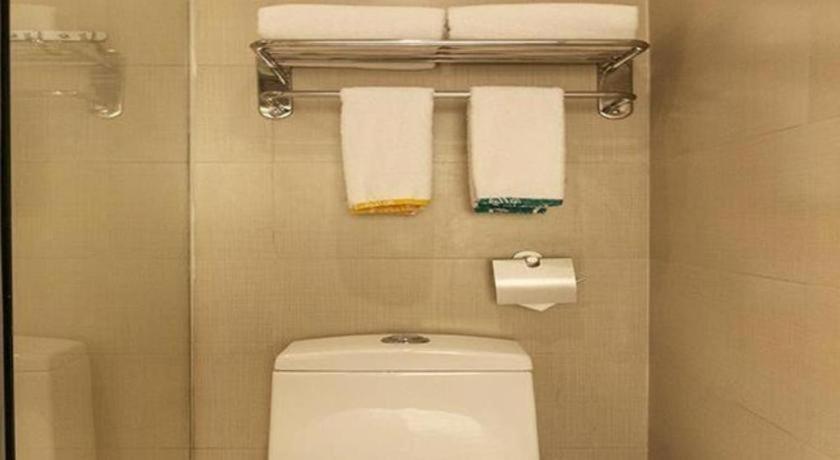 Hotel Comfort Guahgnzhou Huangpu East District 2*