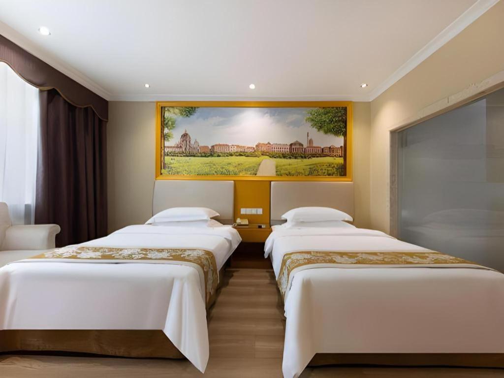 Greentree Panyu Chimelong Happy World Business Hotel