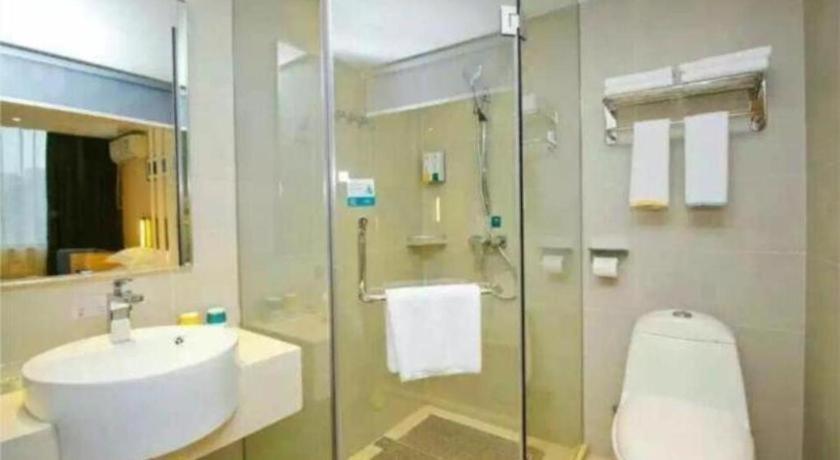 Hotel Comfort Renhe Metro Station Huatong Plaza