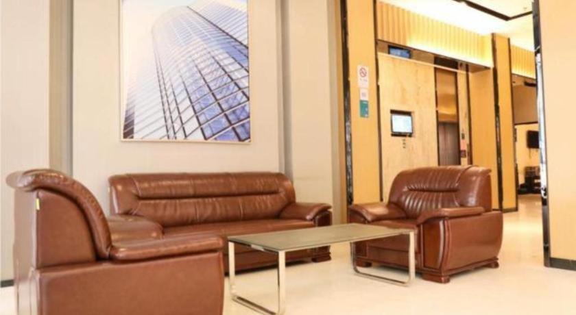 Hotel Comfort Renhe Metro Station Huatong Plaza