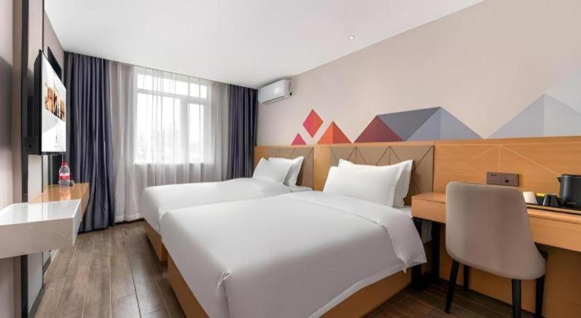 Hotel Borrman Shisanhang Ximenkou Metro Station