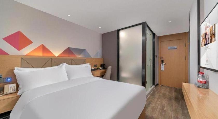 Hotel Borrman Shisanhang Ximenkou Metro Station
