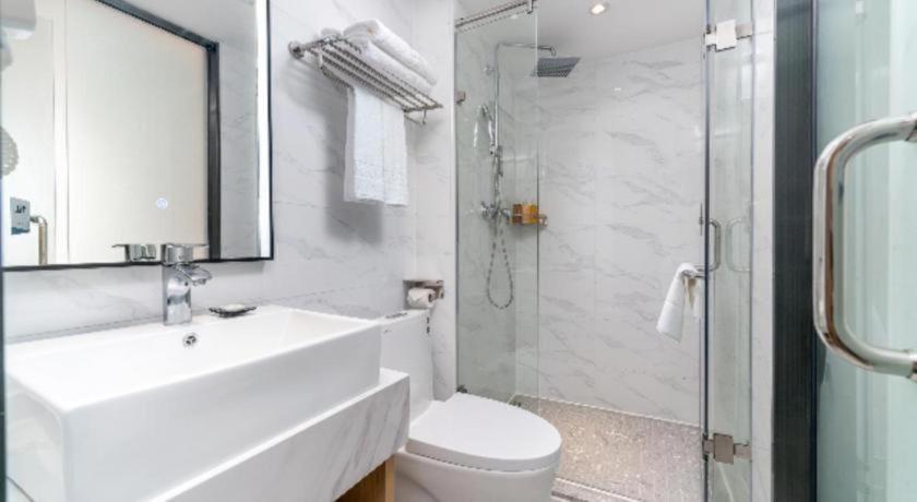 Borrman Shisanhang Ximenkou Metro Station Hotel 3*
