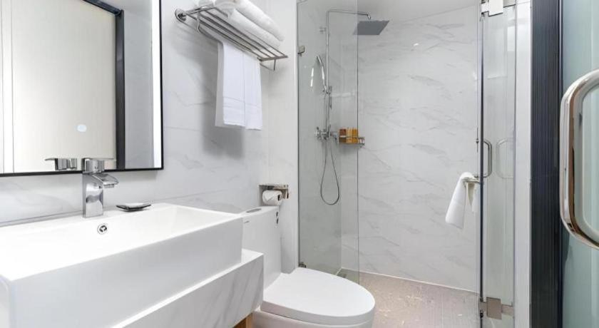 Borrman Shisanhang Ximenkou Metro Station Hotel 3*