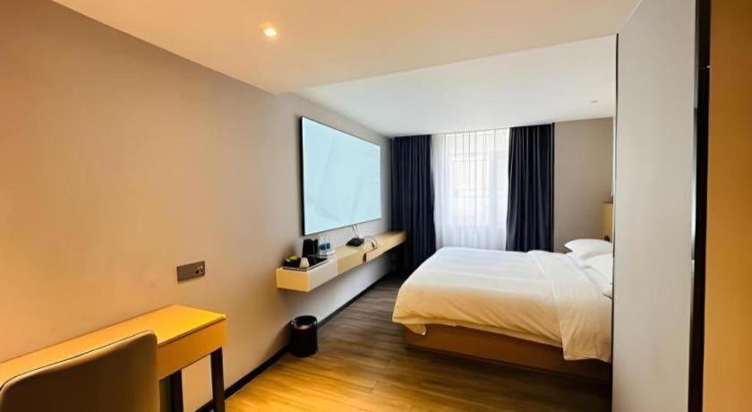 Hotel Borrman Shisanhang Ximenkou Metro Station
