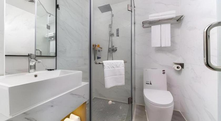 Borrman Shisanhang Ximenkou Metro Station Hotel 3*