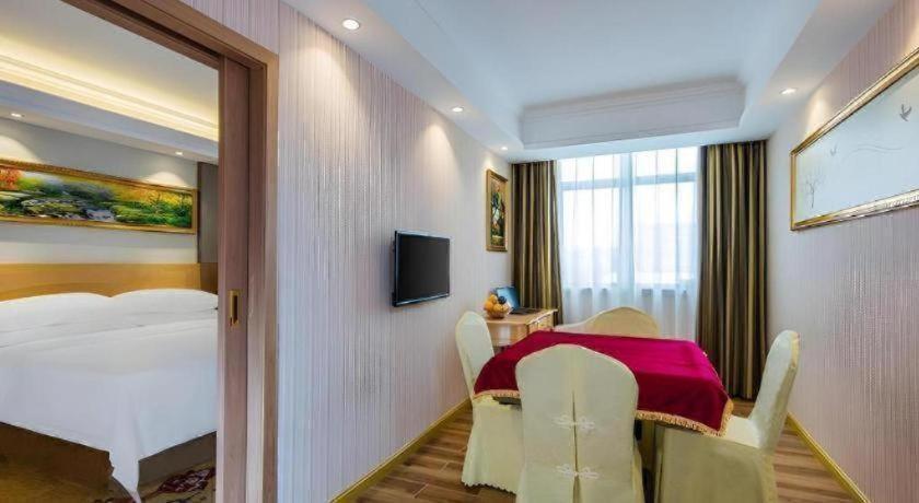 Vienna Baiyun Airport Huadu Avenue 3*