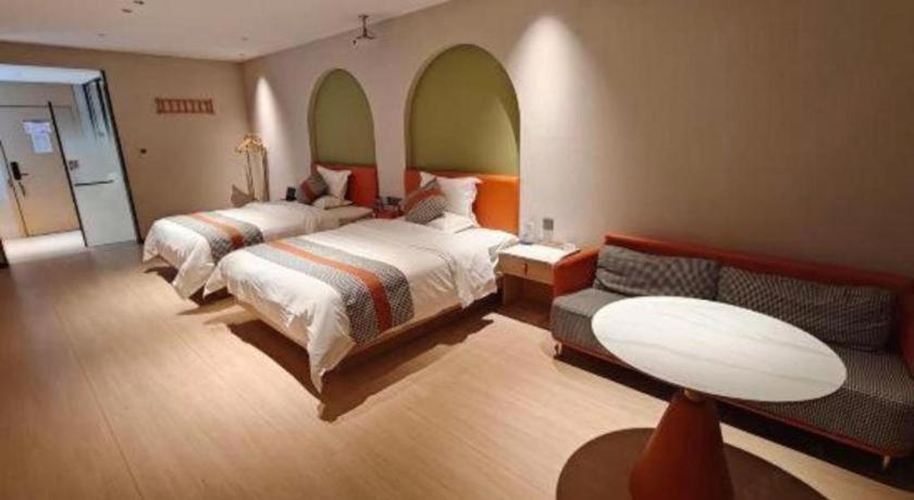 Vienna Panyu Square 3*