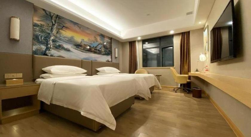 Vienna Panyu Square 3*