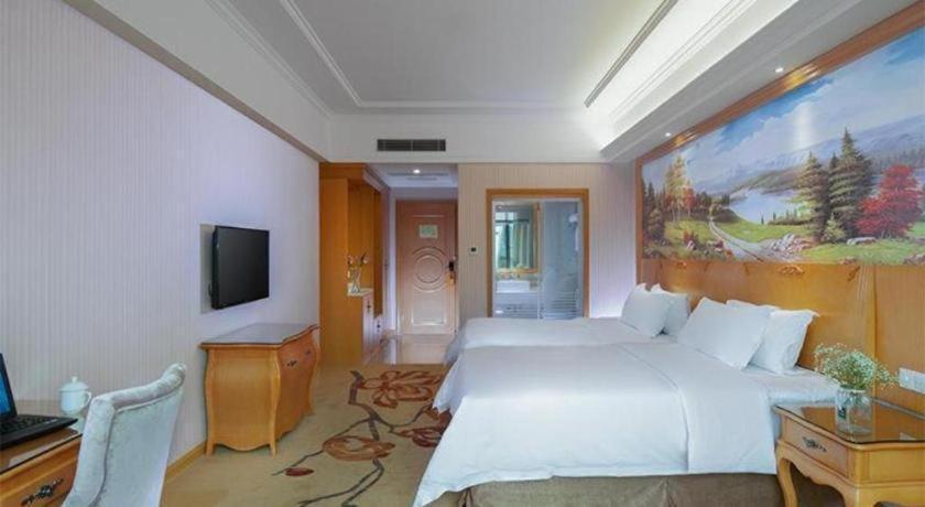 Hotel Vienna Huadu Sunac Cultural Tourism Shiling 3*