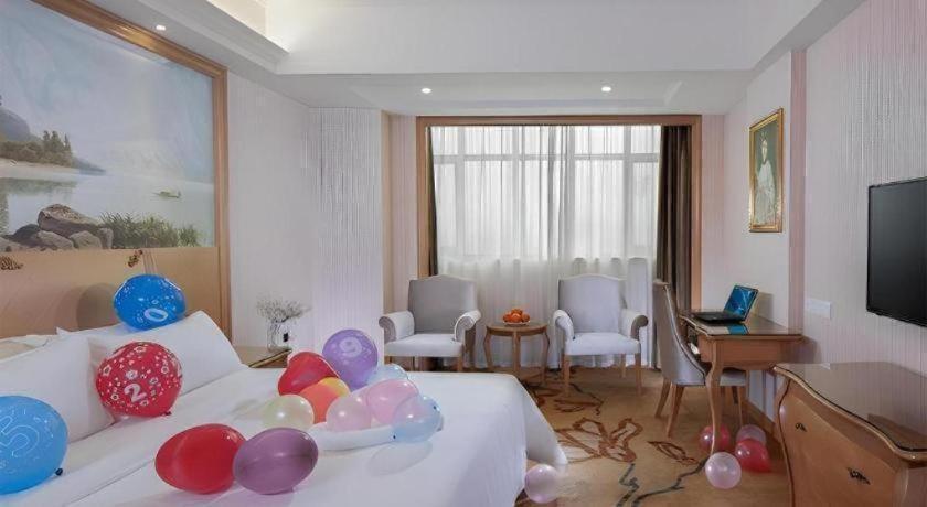 Vienna Huadu Sunac Cultural Tourism Shiling Hotel