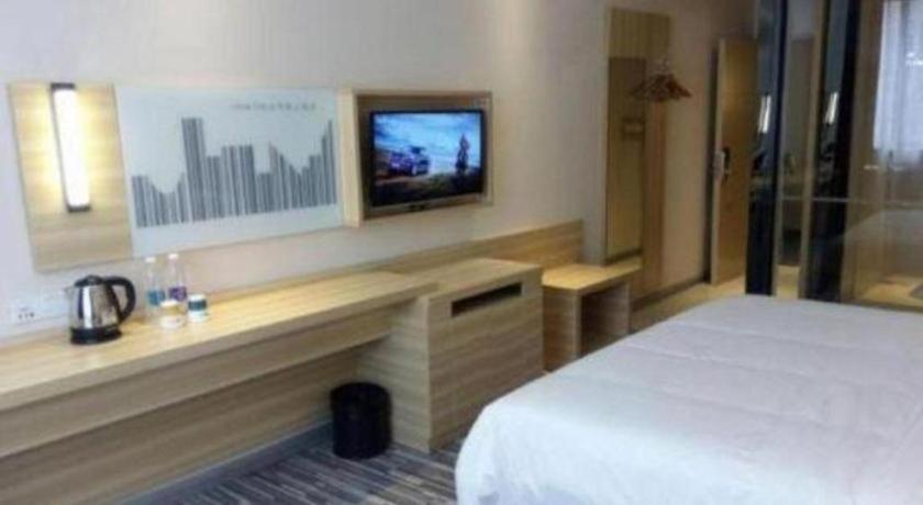 Comfort Baiyun Moutain Yongtai Metro Station 2*