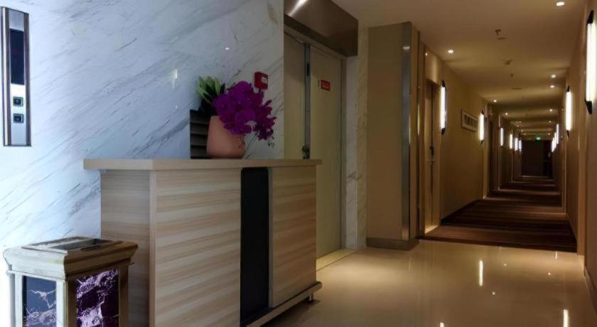 Comfort Baiyun Moutain Yongtai Metro Station 2*