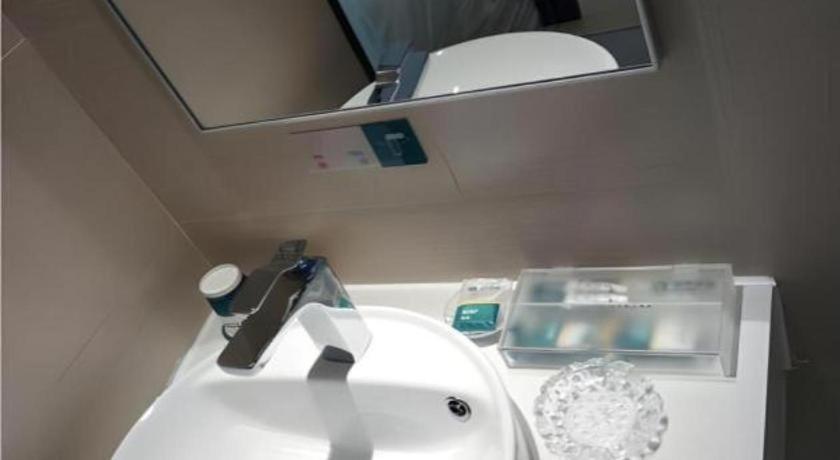 Hotel Comfort Baiyun Moutain Yongtai Metro Station