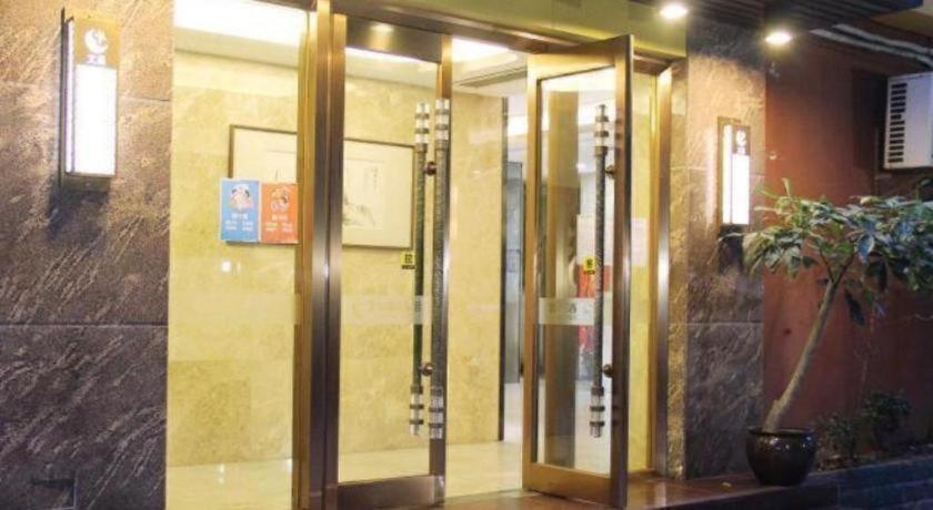 Wenxing Gangding Metro Station Branch Hotel 2*