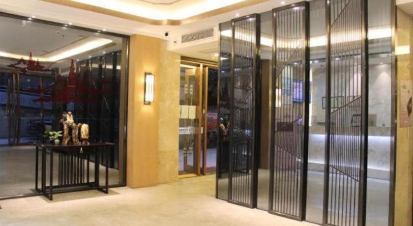Wenxing Gangding Metro Station Branch Hotel
