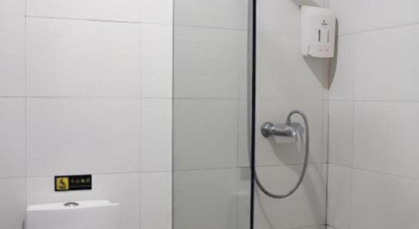 Wenxing Gangding Metro Station Branch Hotel