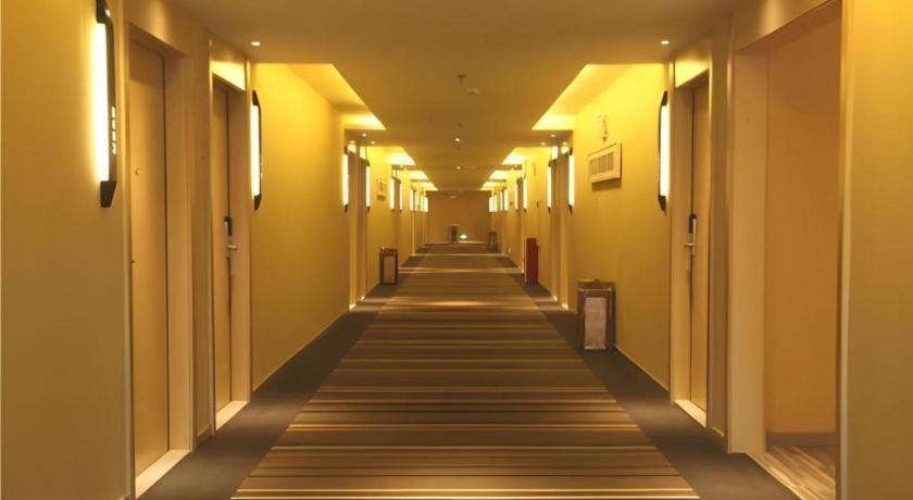 Comfort Baiyun Avenue North Metro Station Baiyunbao Hotel
