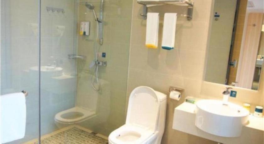 Hotel Comfort Renhe Metro Station Huatong Plaza 2*