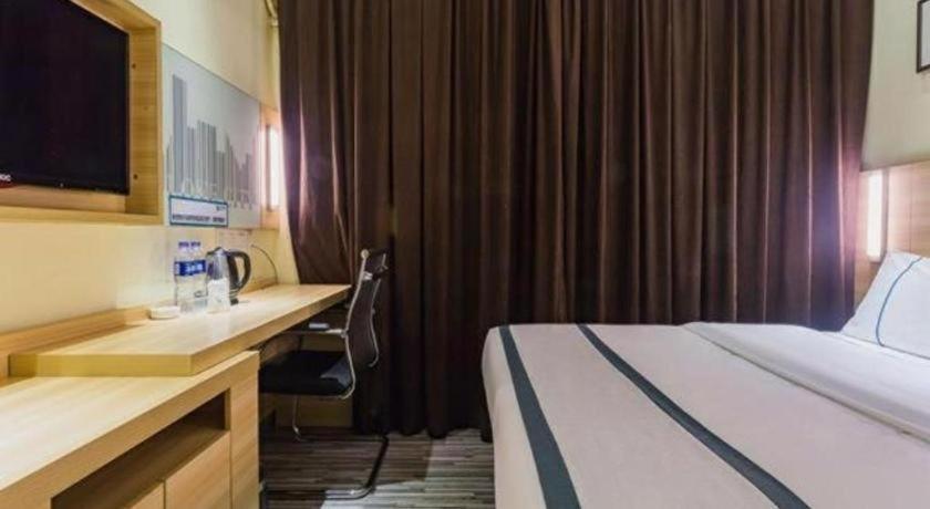 Comfort Tianhetang Xiajunjing Garden Hotel 2*