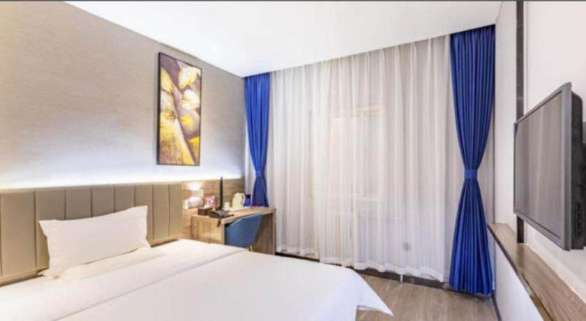 Hotel 7 Days Premium Guangyuan Passenger Station 2*