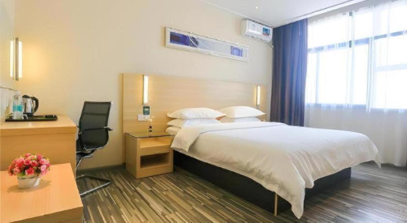 Comfort Zengcheng Wanda Plaza Metro Station Hotel