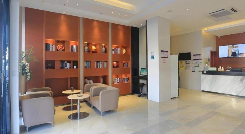 Comfort Zengcheng Wanda Plaza Metro Station Hotel 2*