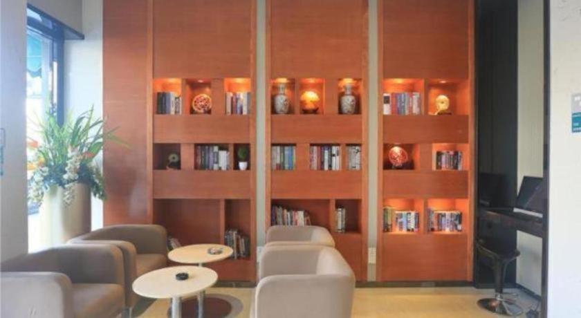Comfort Zengcheng Wanda Plaza Metro Station Hotel