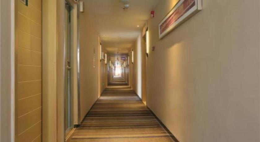 Comfort Zengcheng Wanda Plaza Metro Station 2*