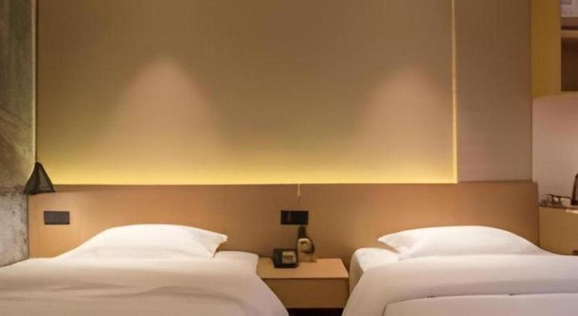 Hotel V8 Ziyuangang 3*