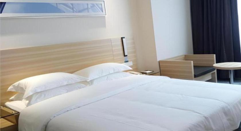 Comfort Baiyun Moutain Yongtai Metro Station Hotel