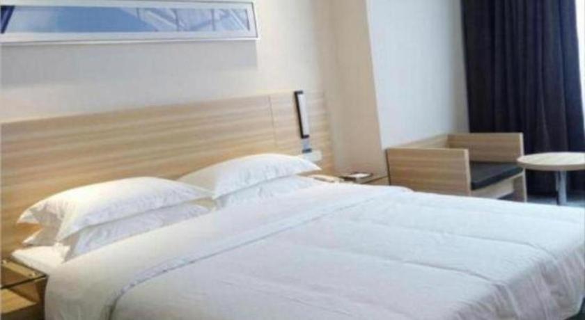 Hotel Comfort Baiyun Moutain Yongtai Metro Station 2*